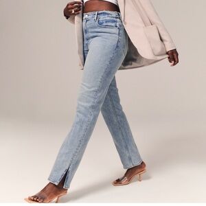 Abercrombie & Fitch Womens Curve Love Ultra High Rise
90s Straight Jean Vent Hem